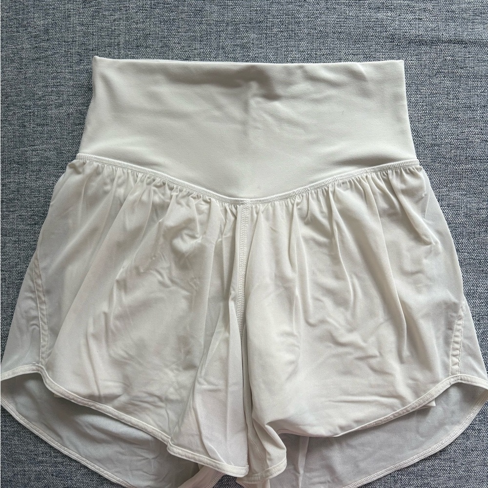Lululemon Nulu and Mesh High Rise Yoga Short 3.5” Bone